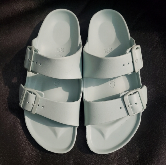 **SOLD**NEW | Size 38 L-8 M-5 | Pale Wintergreen | Free Matching Nail Polish - Picture 2 of 9